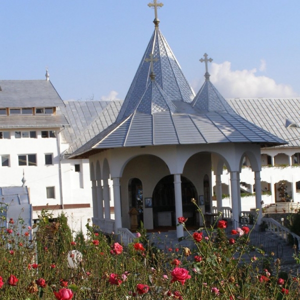Manastirea Sfanta Cruce Din Oradea poza